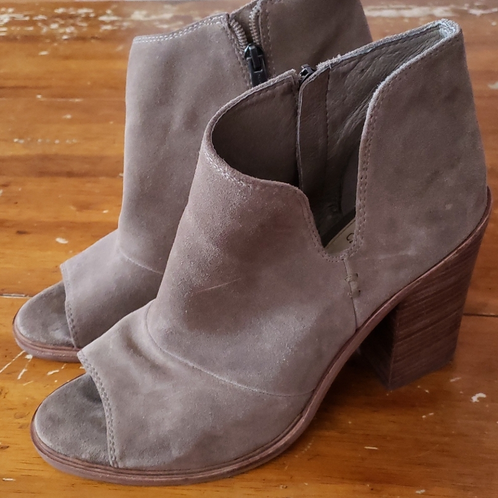 Vince Camuto Booties